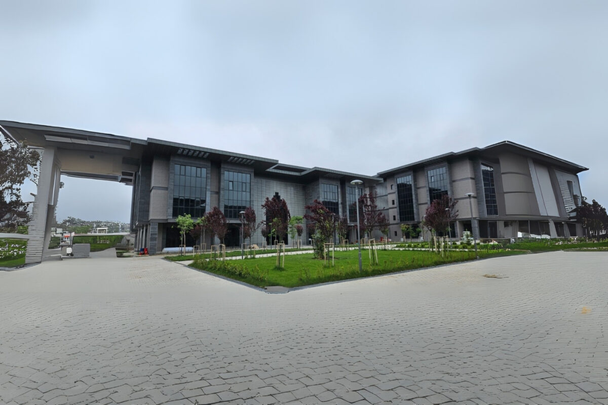 Marmara Üniversitesi