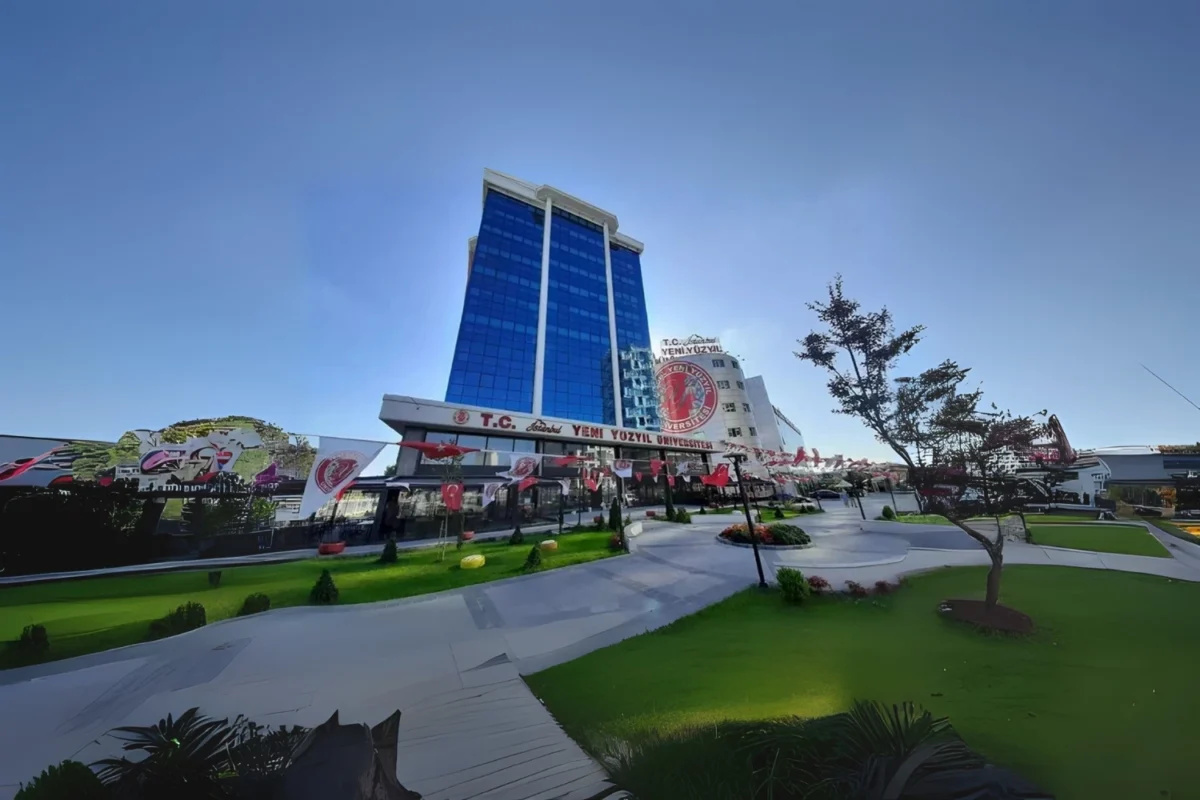 İstanbul Yeni Yüzyıl Üniversitesi