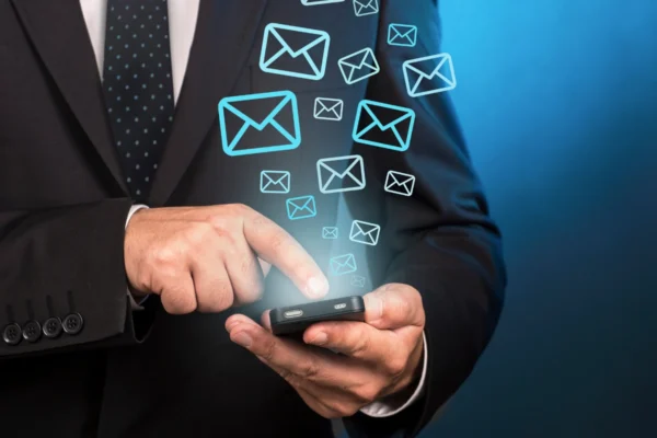 Hocaya Nasıl E-posta Yazılır? Üniversite Öğrencileri İçin E-posta Rehberi